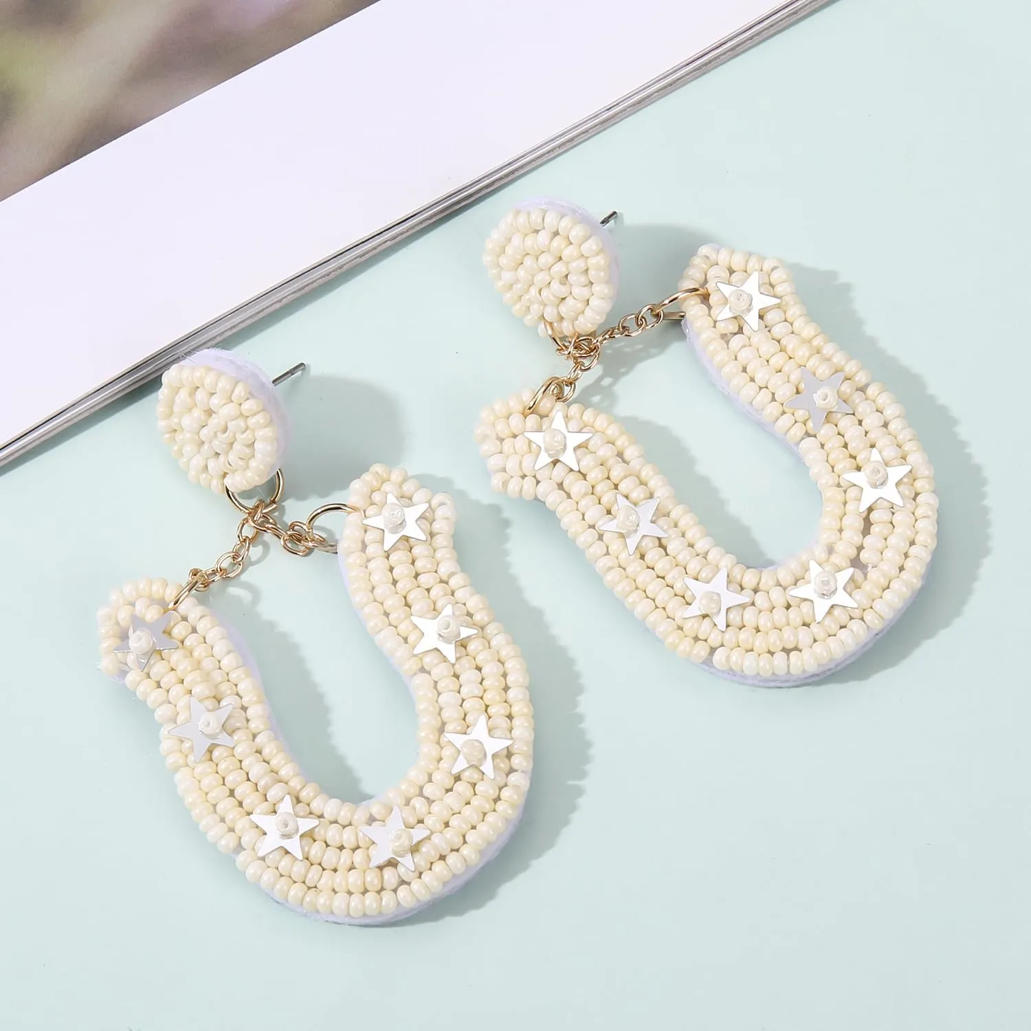Beaded Derby Earrings for Women Handmade Western Horseshoe with Flower Earrings Derby Day Horse Racing Drop Dangle Earring Derby Jewelry Gifts
