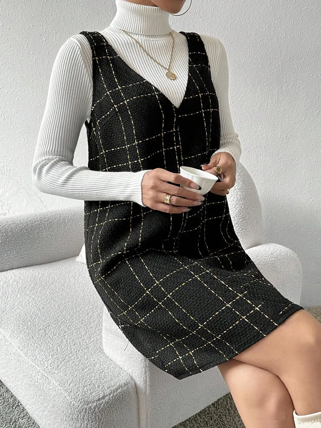 chouyatou Women Elegant A Line Tweed Pinafore Dress V Neck Sleeveless Plaid Mini Short Overall Vest Dress