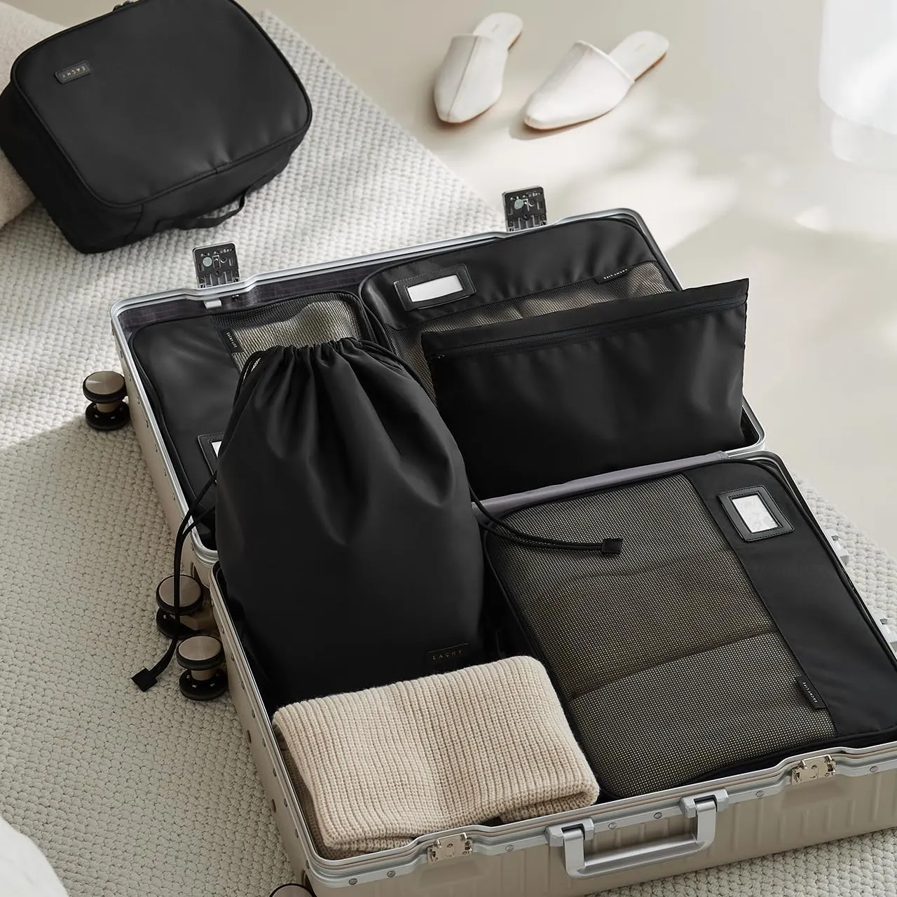EACHY 6 Set Compression Packing Cubes for Travel, Lightweight Vacation Travel Essentials, Accessories for Suitcase Organizer Bags Set, Durable Luggage Organizer Bags