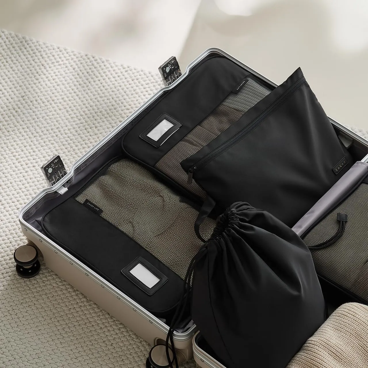 EACHY 6 Set Compression Packing Cubes for Travel, Lightweight Vacation Travel Essentials, Accessories for Suitcase Organizer Bags Set, Durable Luggage Organizer Bags